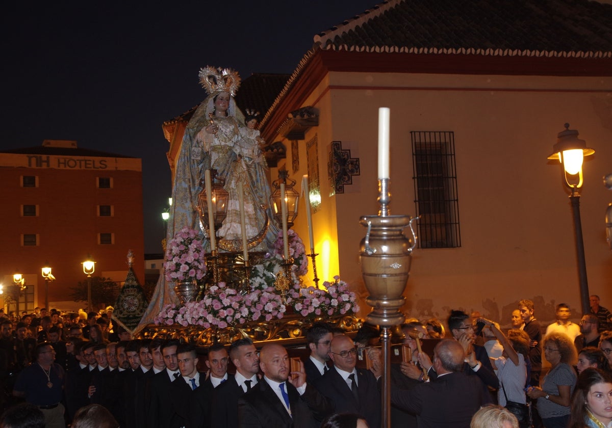 La Virgen del Rosario, de la parroquia de Santo Domingo, protagonizará el rosario y la procesión de las Glorias.