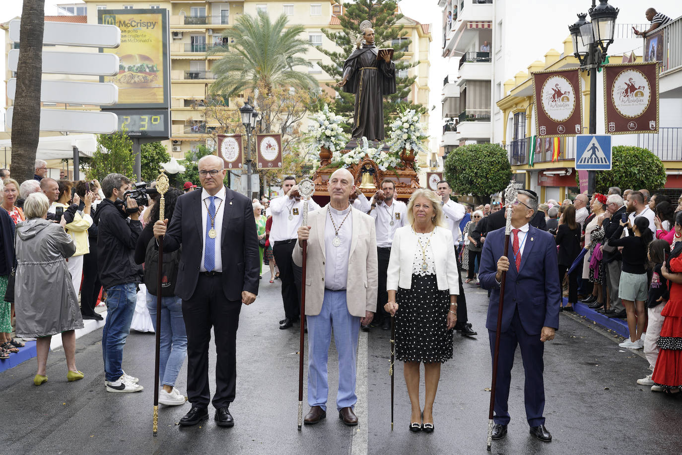 San Pedro Alcántara arropa a su patrón en el día grande de la Feria