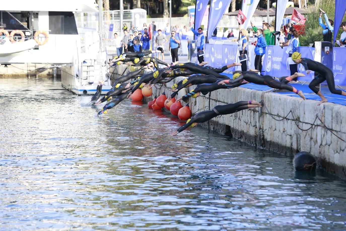 Las mejores imágenes de la primera gran prueba de triatlón de la historia en Málaga