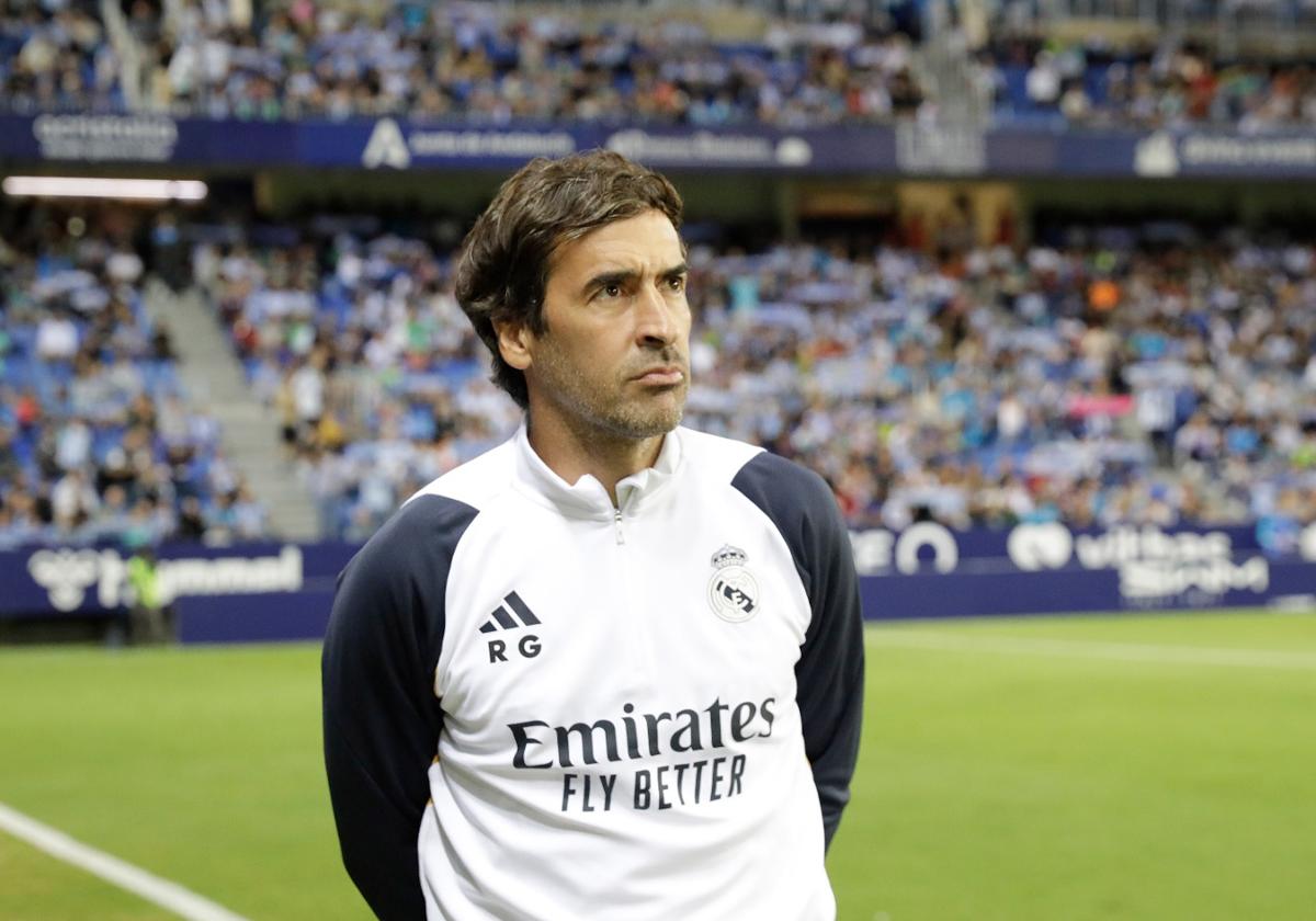 Raúl González, entrenador del Real Madrid Castilla, en el partido contra el Málaga en La Rosaleda.