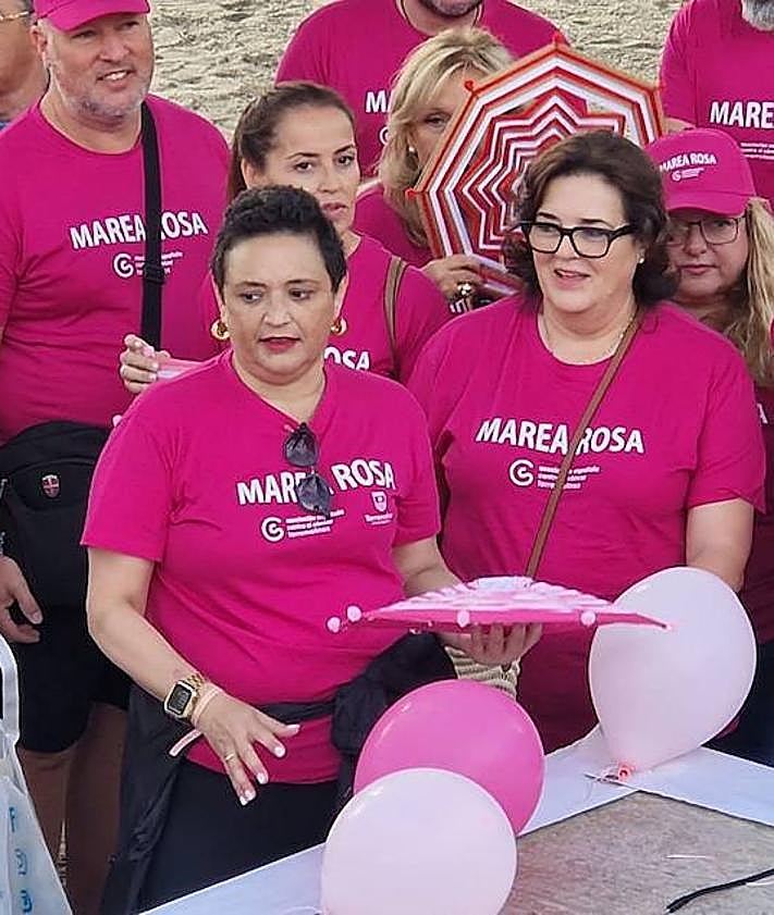 Imagen secundaria 2 - La Marea Rosa por el cáncer toma Torremolinos