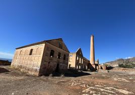 Imagen del complejo industrial situado en el conocido como pago de Las Mercedes, entre Nerja y Maro.