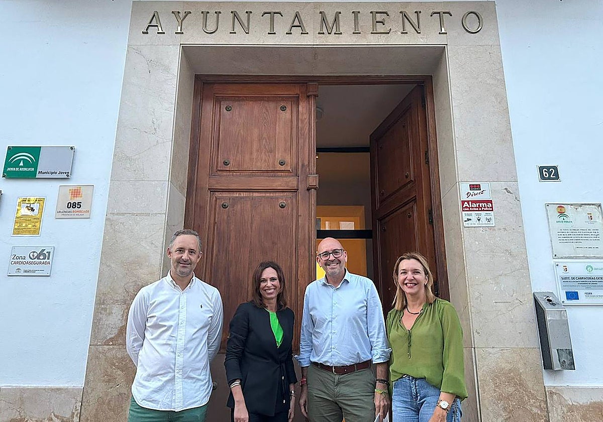 La consejera de Fomento, Articulación del Territorio y Vivienda, Rocío Díaz, visitó el Ayuntamiento de Cártama para reunirse con su alcalde, Jorge Gallardo.