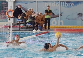 Duro enfrentamiento para el Waterpolo Málaga