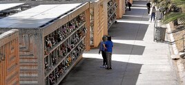 Una imagen del cementerio de San Gabriel, lugar que aguarda la afluencia masiva de personas en este 1 de noviembre.