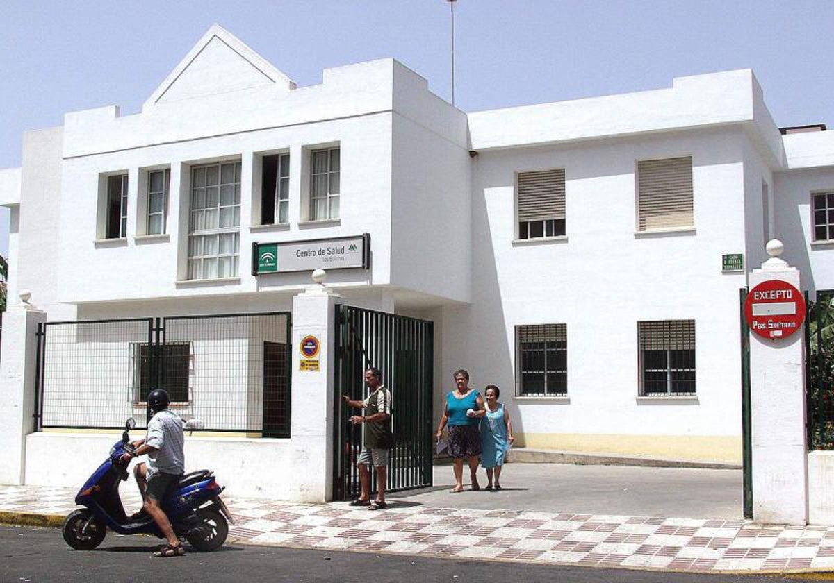 Imagen de archivo del centro de salud de Los Boliches, en Fuengirola.