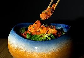 Volcán de gambas en tempura de Nakara