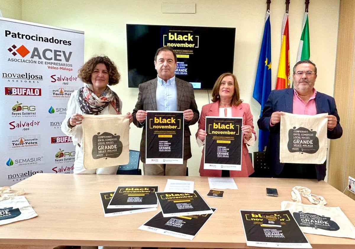Acto de presentación de la campaña para fomentar el comercio local en Vélez-Málaga.