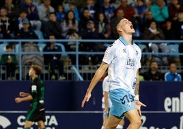 Roberto se lamenta en un lance del partido de este domingo ante el Córdoba.