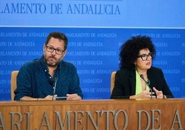 José Ignacio García y Maribel Mora, parlamentarios de Adelante Andalucía.