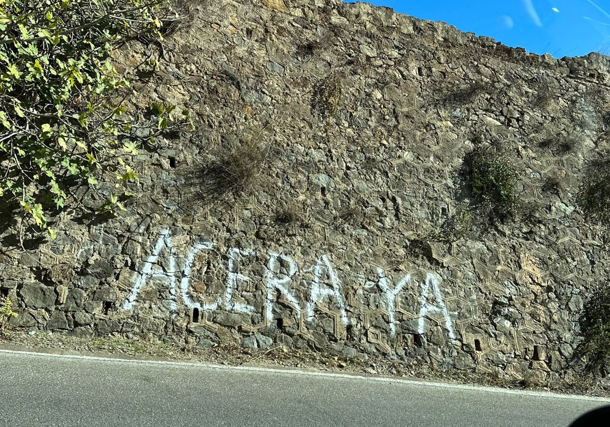 La pintada reivindicativa en la montaña.