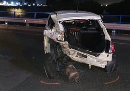 Estado en el que quedó uno de los coches siniestrados en la MA-21.