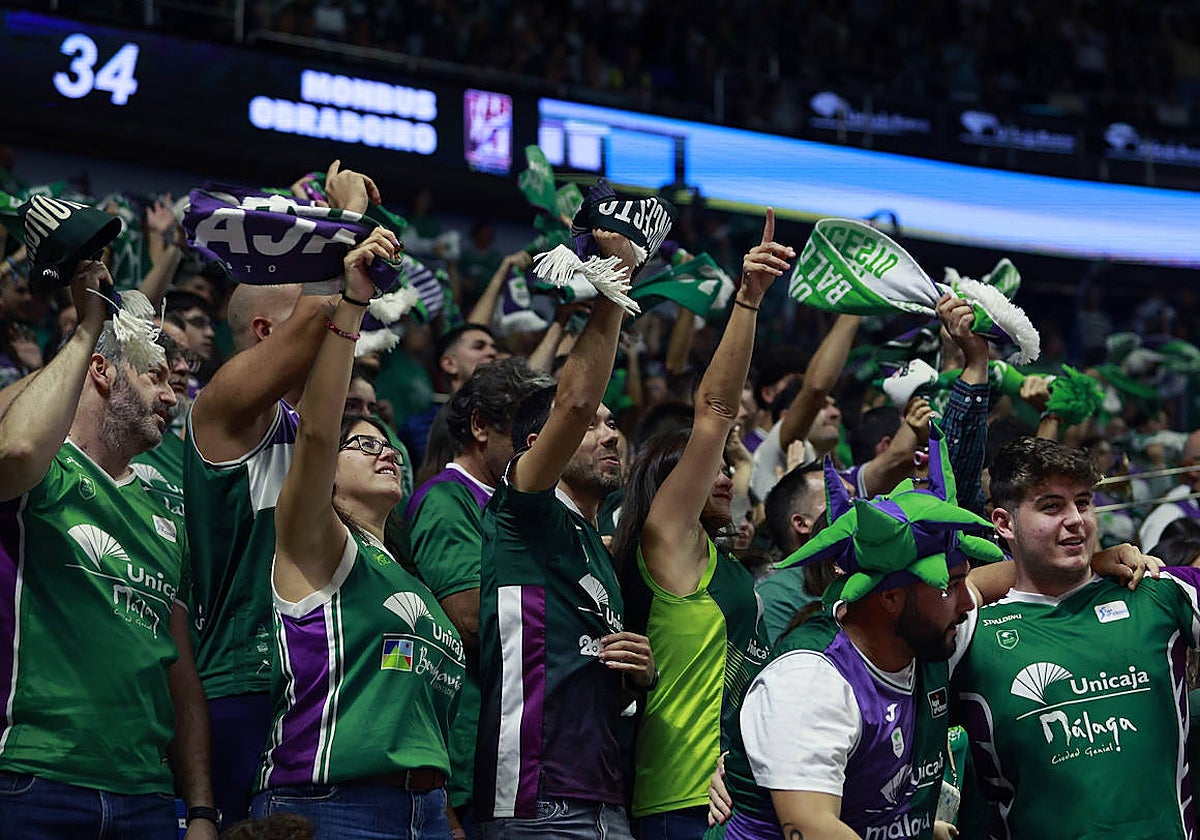 Aficionados del Unicaja, en un partido reciente en el Carpena.