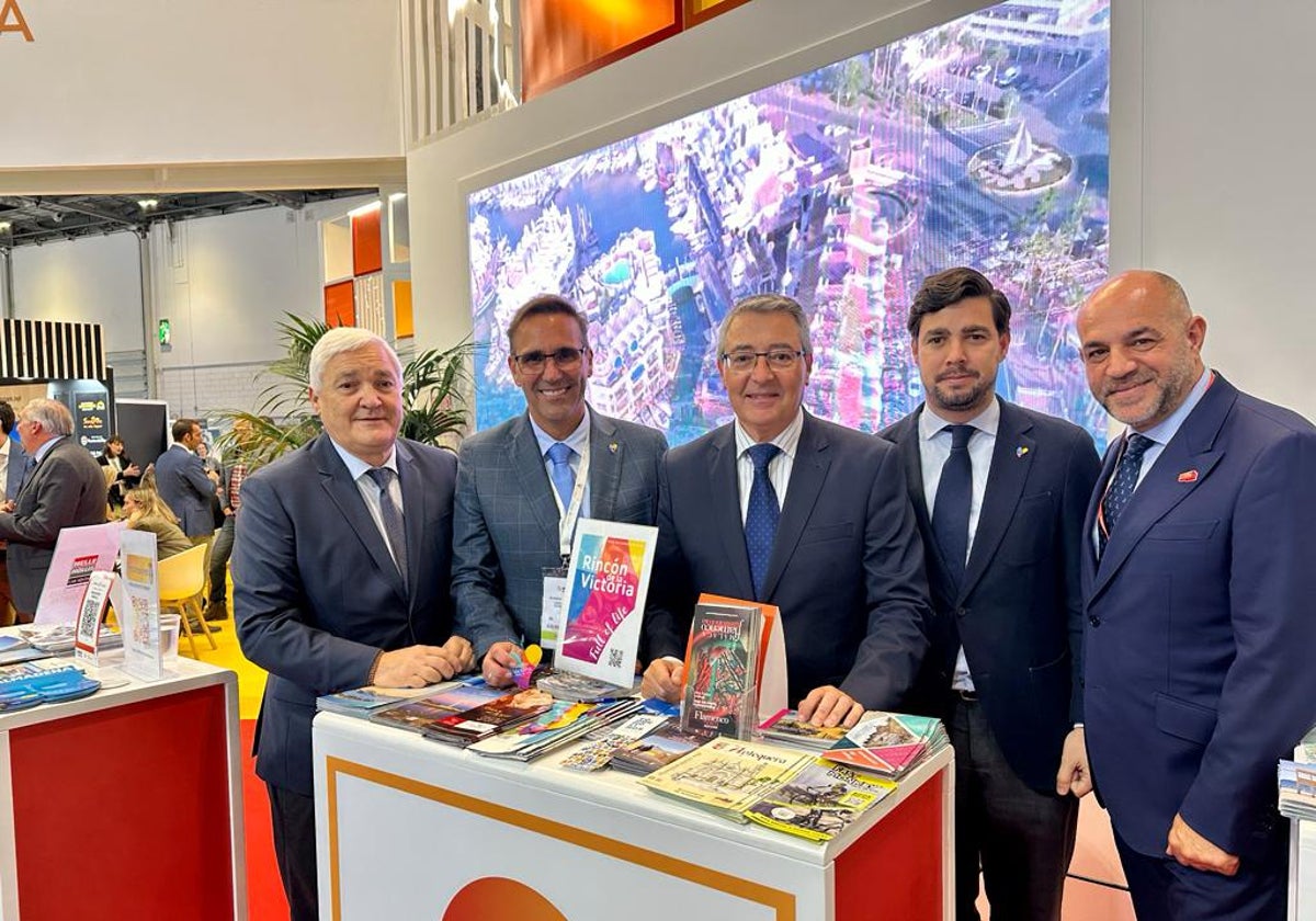 El alcalde y el edil de Turismo, este lunes en la feria de Londres.