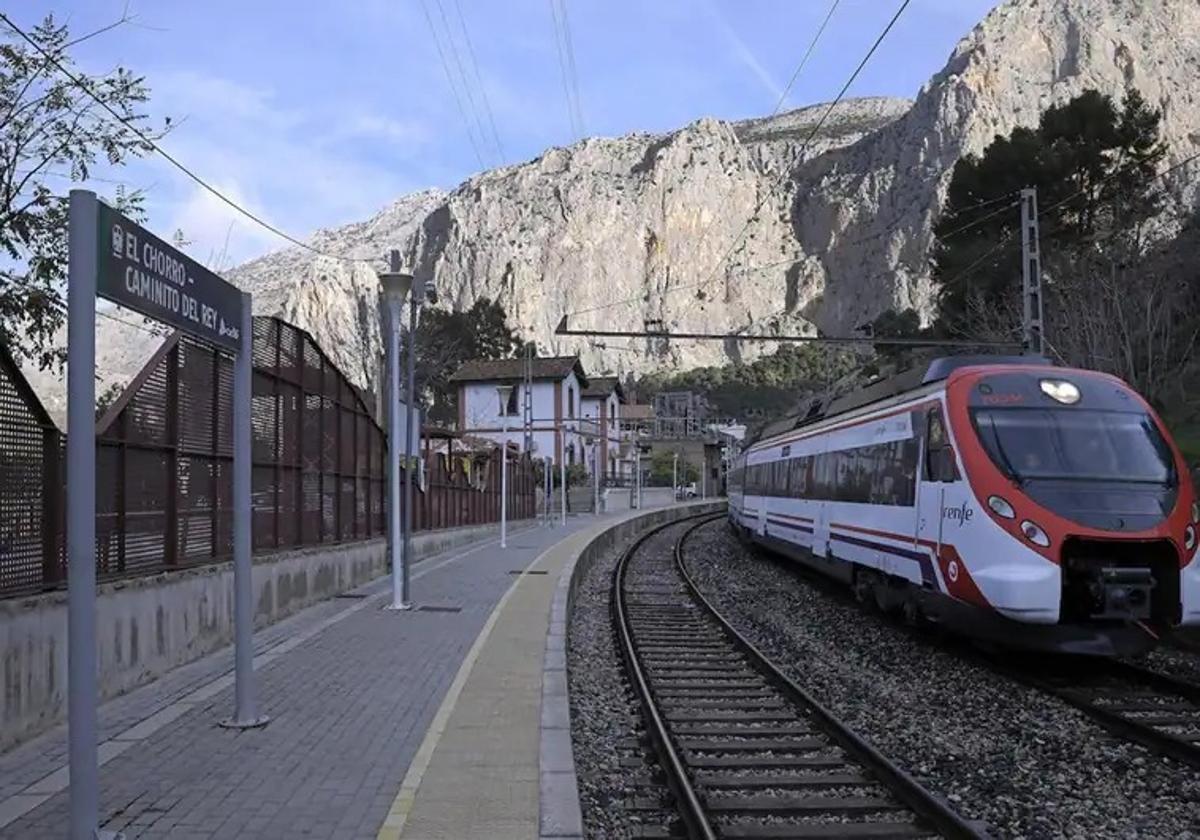 El Gobierno garantiza la continuidad del tren al Caminito del Rey en Málaga