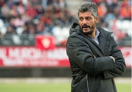 El entrenador del Murcia, ya destituido, Gustavo Munúa.