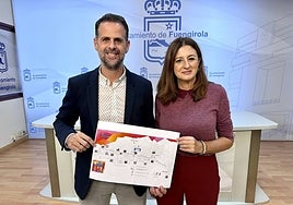 Los concejales de Deportes y Movilidad, Julio Rodríguez e Isabel González, con un 'dossier' del recorrido.
