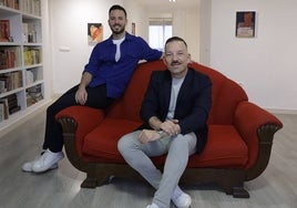 Cristian Mellado y Pedro Alarcón, en su casa y Casa Sostoa, el día del décimo aniversario.