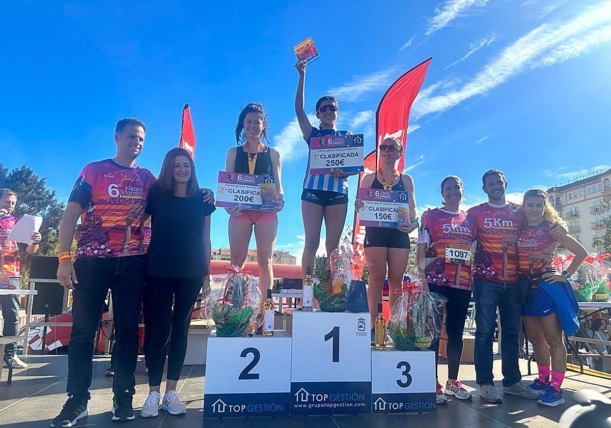 Imagen principal - Javier Arcas y Britney Briceño vencen en la Media Maratón de Fuengirola