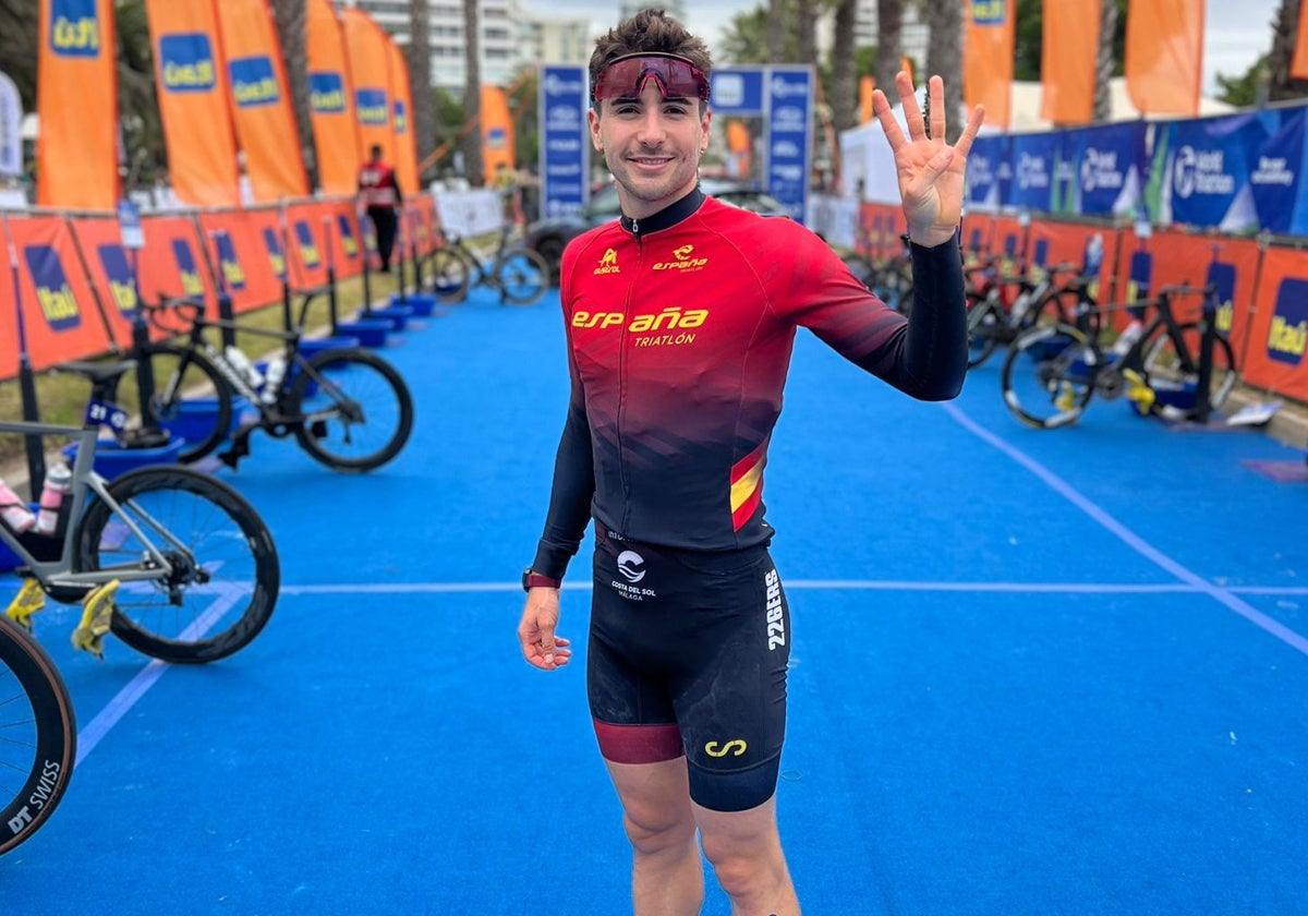 El triatleta malagueño Alberto González, al término de la prueba en Chile.