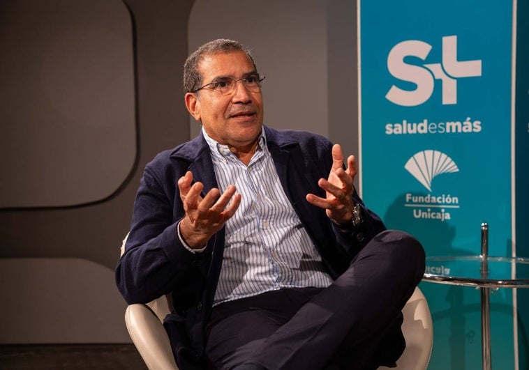 Moises Mieles aconseja seguir una rutina como piedra angular del tratamiento para la enuresis.