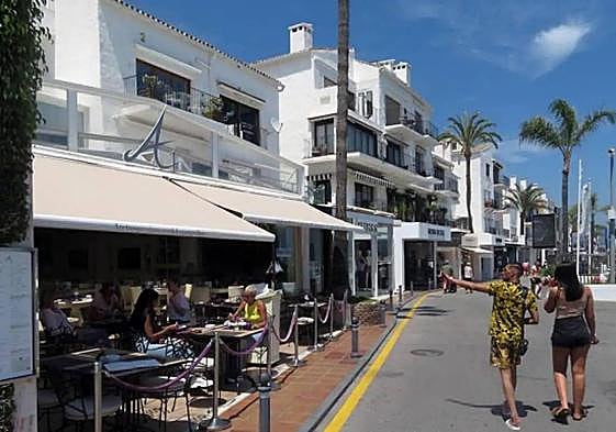 En Andalucía hay más ricas que ricos, pero ellas tienen menos dinero