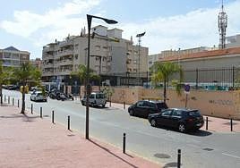 Calle Frigiliana, en el centro de Rincón de la Victoria, donde se plantea el mercado.