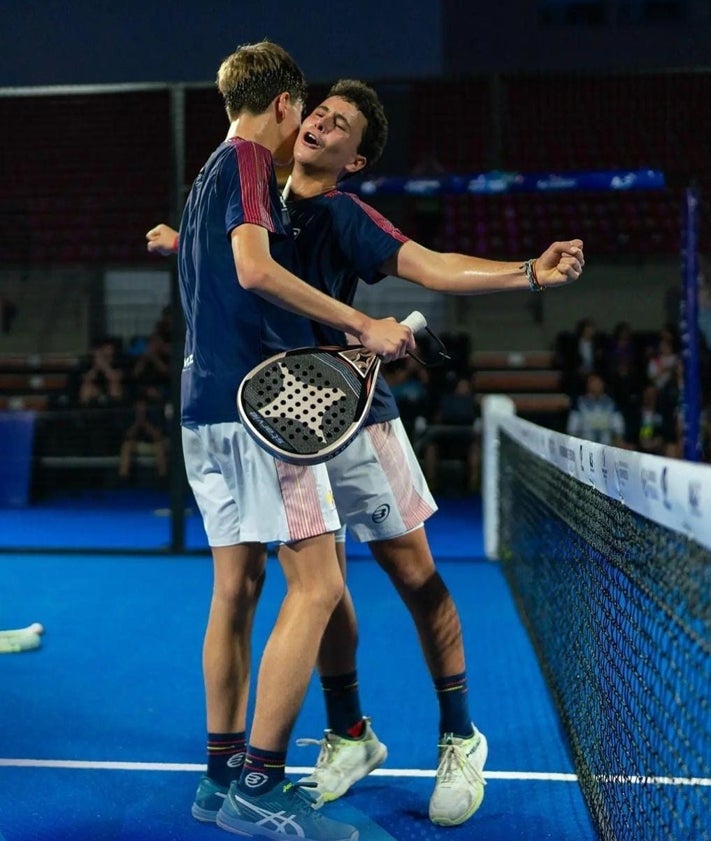 Imagen secundaria 2 - Los malagueños Marcos González, Guille Collado y Currito Cabeza, campeones del mundo