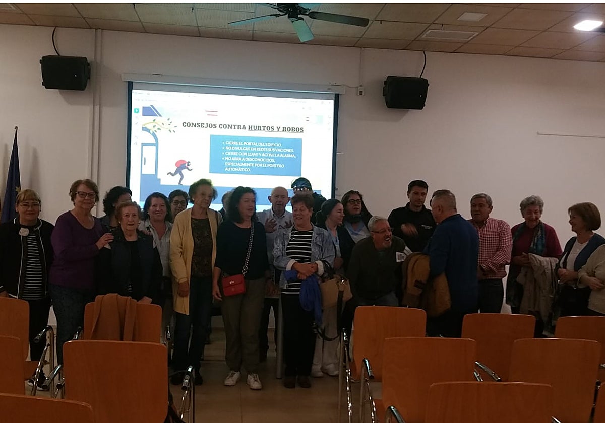 La Policía Nacional ha sido la encargada de aconsejar a los abuelos.