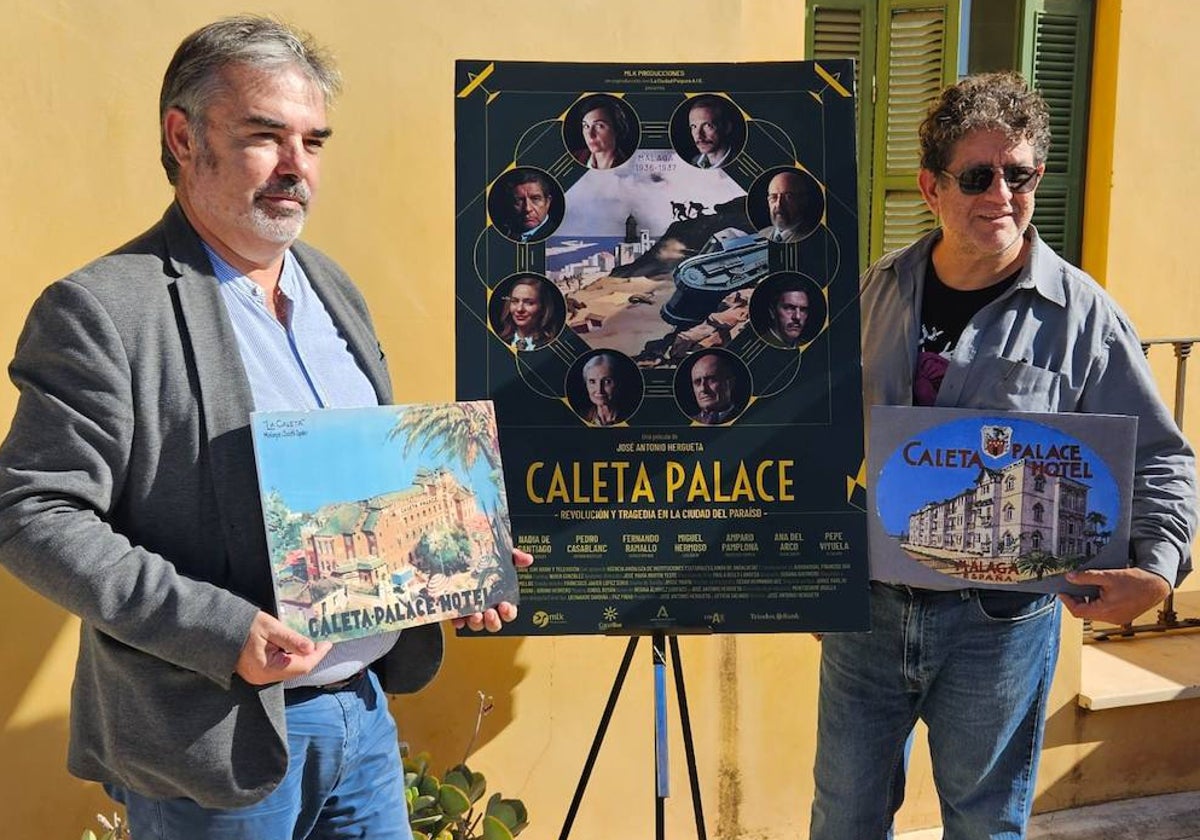 José Antonio Hergueta y el actor Pedro Casablanc, con el cartel del documental en el antiguo hotel Caleta Palace.