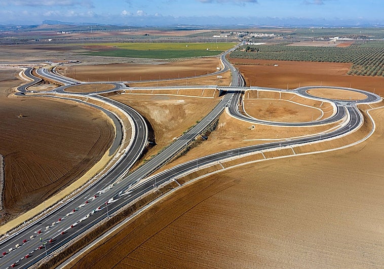 Vista aérea de la urbanización de los terrenos para el Puerto Seco en la vega de Antequera.