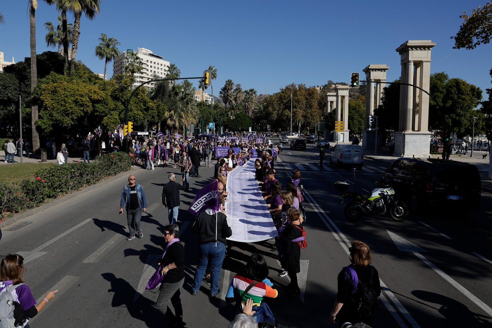 Unas 3.000 personas participan en la manifestación del 25N en Málaga