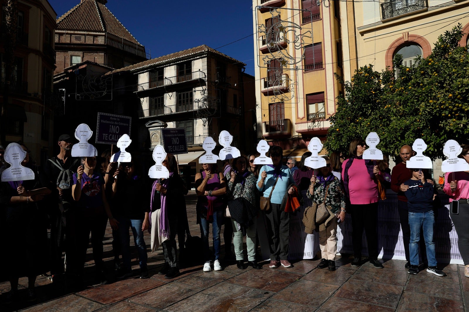 Unas 3.000 personas participan en la manifestación del 25N en Málaga