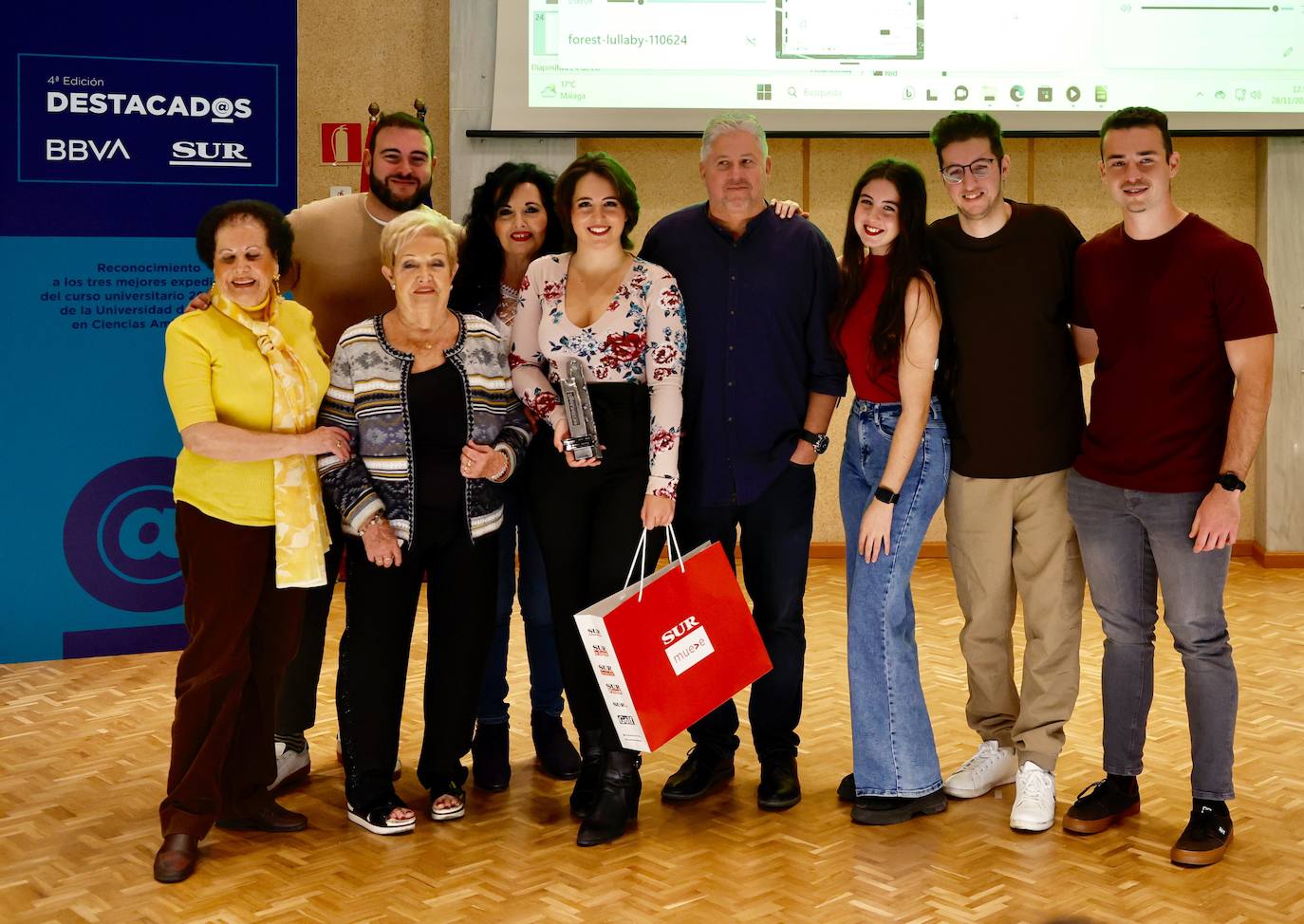 Noa Scholz Murcia, con familiares y amigos 