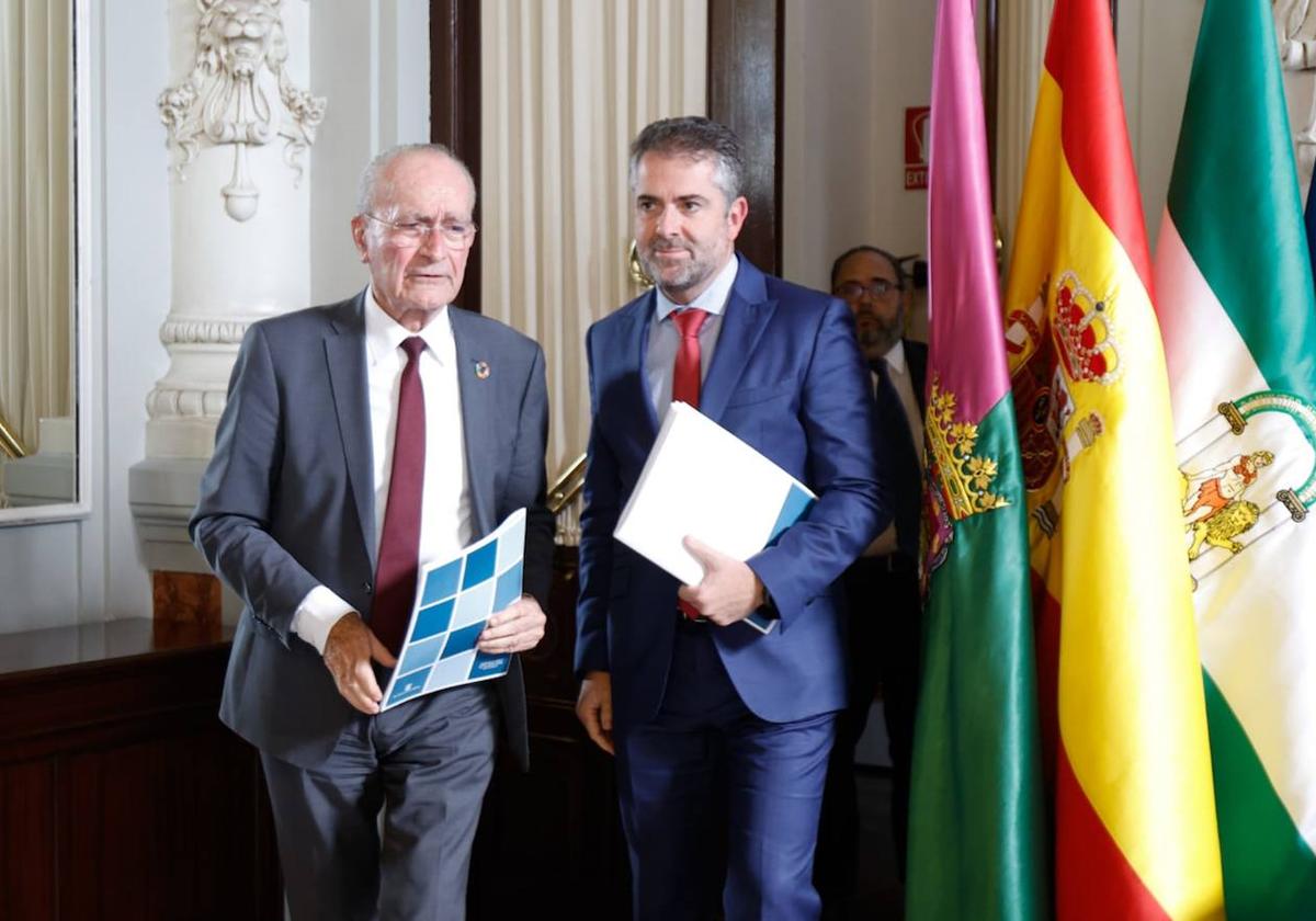 De la Torre y Conde, durante la presentación de los Presupuestos 2024 en el salón de los Espejos. Marilú Báez