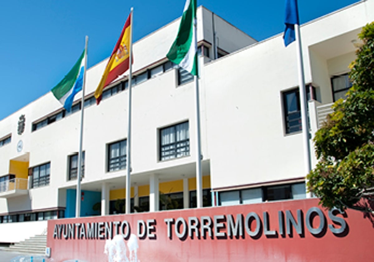 El Ayuntamiento de Torremolinos.