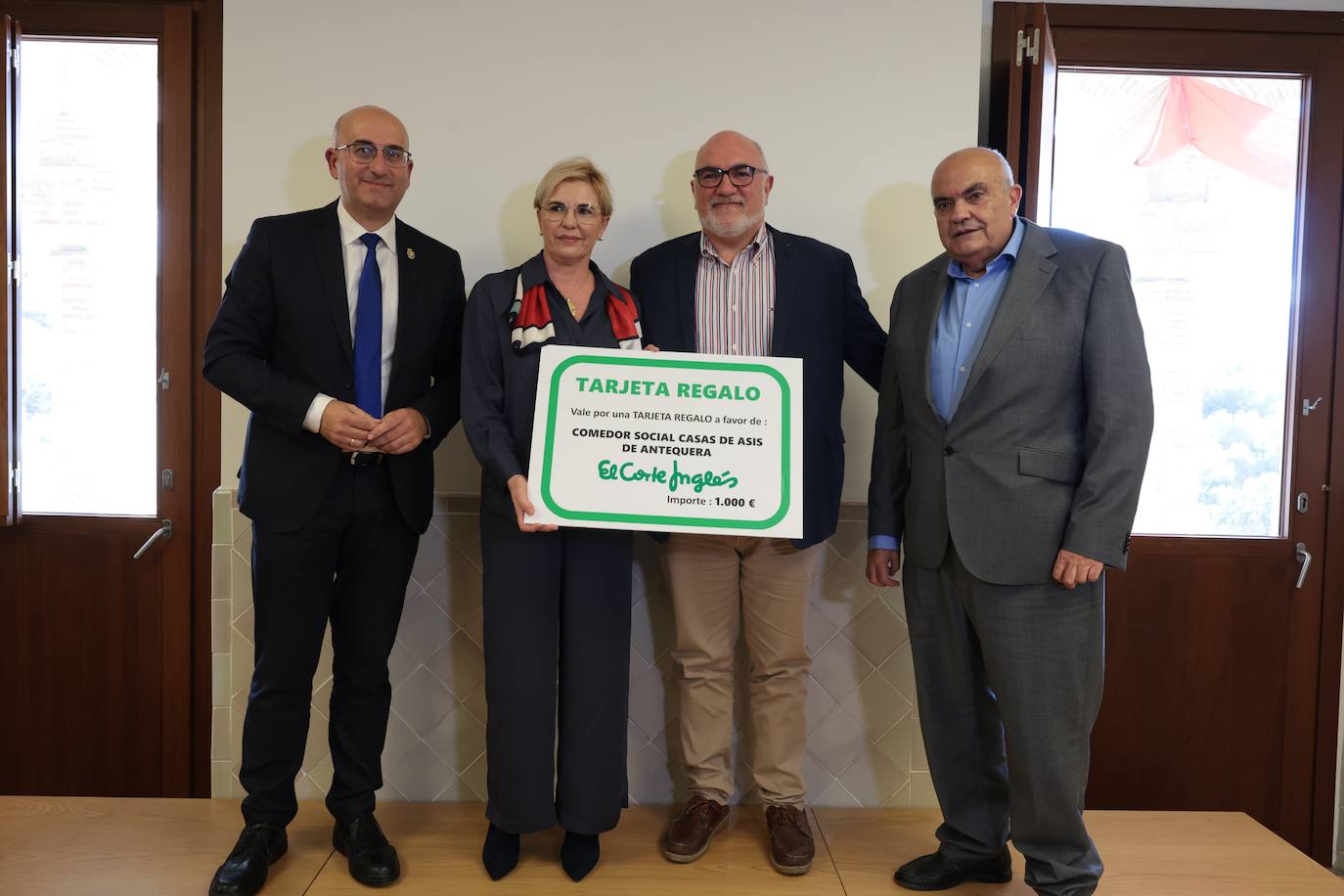 Almuerzo de entrega de la campaña navideña de SUR a las entidades beneficiadas