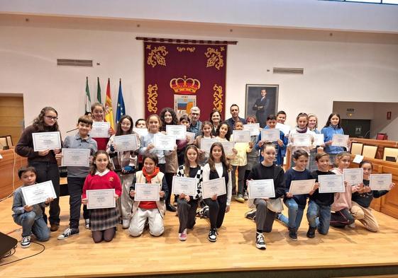 Los niños y niñas participantes en el pleno.