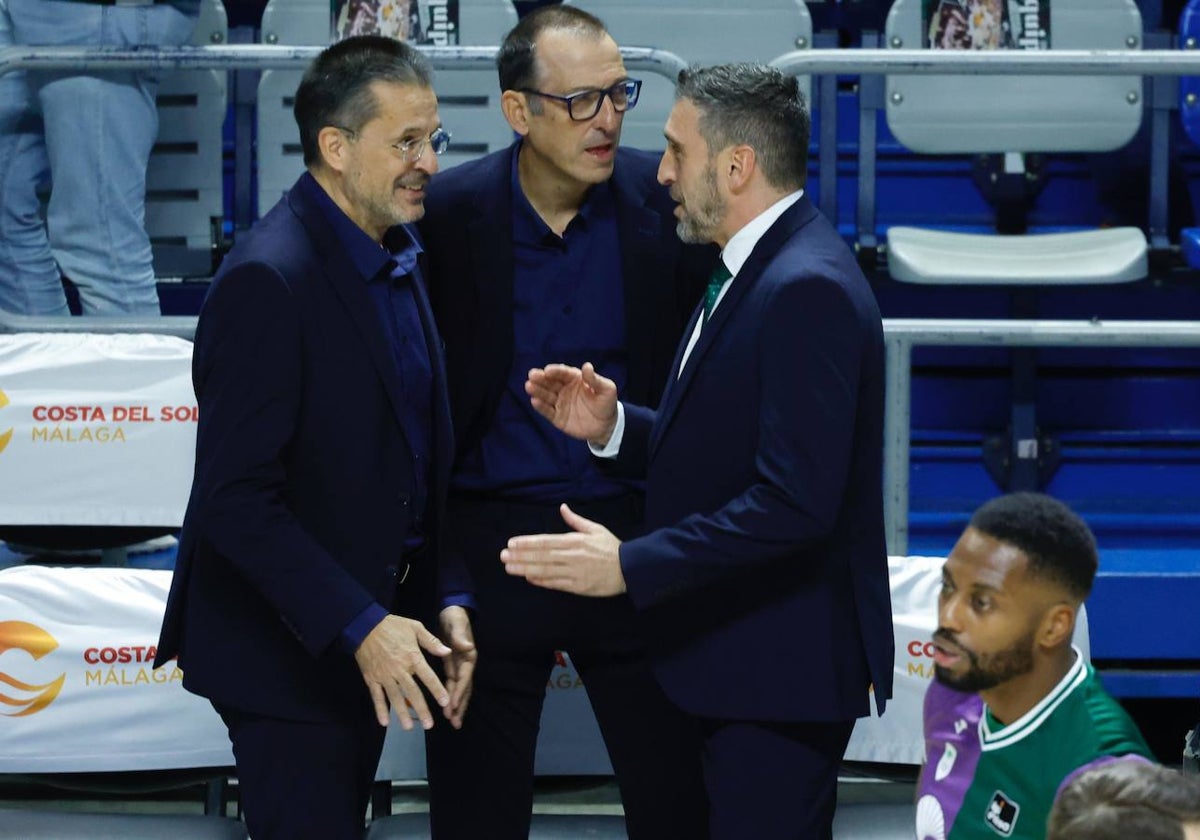 Pedro Martínez e Ibon Navarro se saludan.