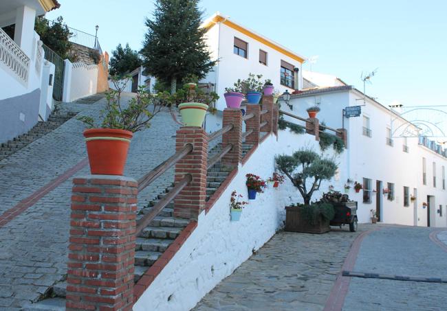 Este pueblo se ha revitalizado gracias a coloridos elementos decorativos