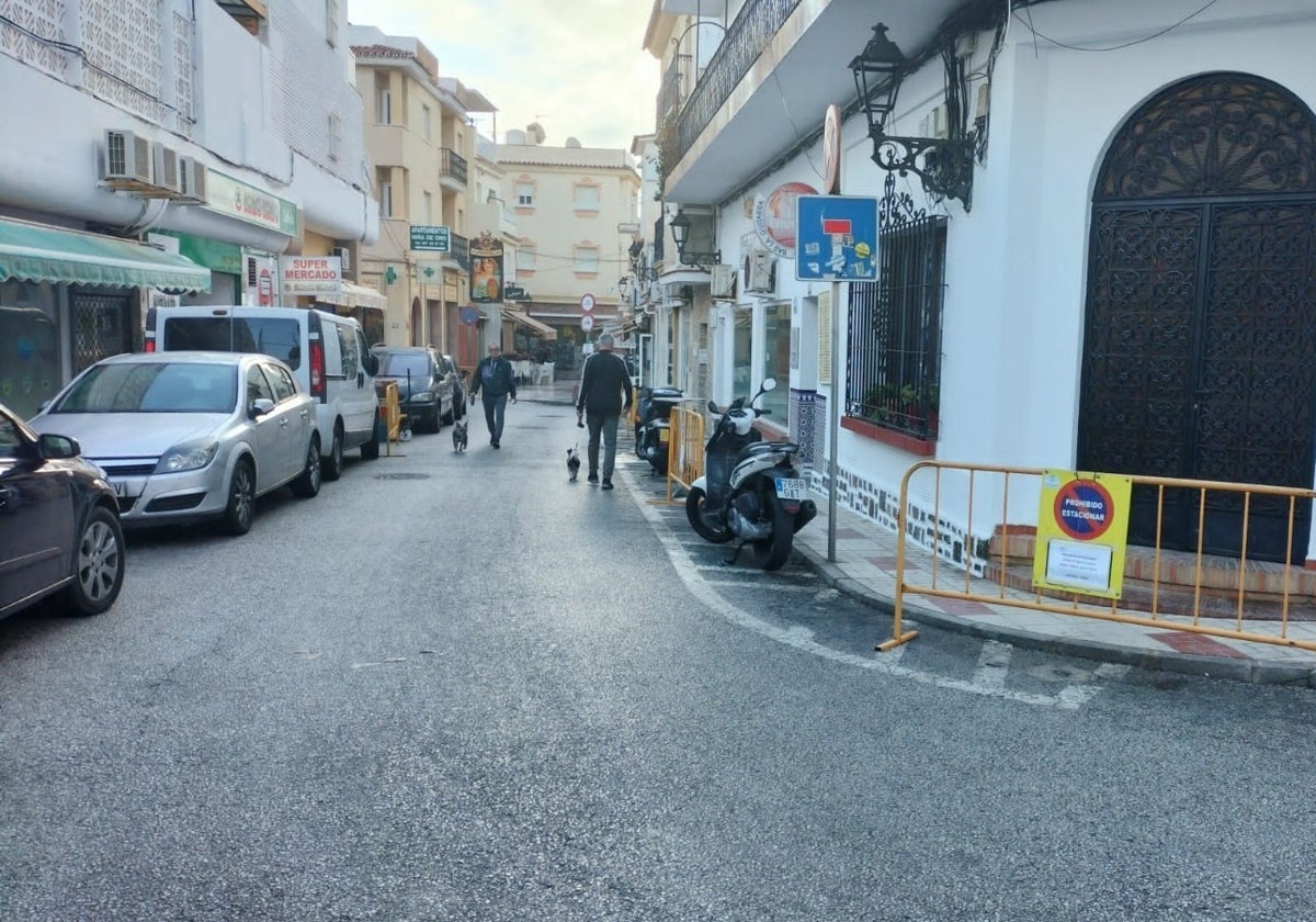 Vallado en una de las calles en las que se acometerán las obras.