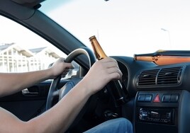 Conducir bajo los efectos del alcohol aumenta el riesgo de accidente, independientemente de la cantidad.