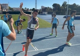 El murciano Mariano García, este domingo en la pista de Nerja tras su triunfo en la Milla de Navidad.