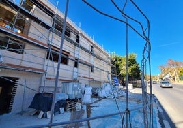 Vista de las obras en el IES Arroyo de la Miel, en Benalmádena.