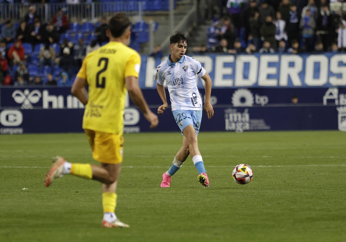 Izan Merino, uno de los canteranos que tomaron parte en el encuentro ante el Algeciras.