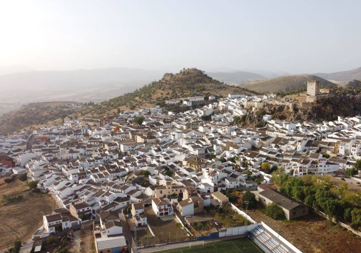 Vista aérea de Cañete la Real.