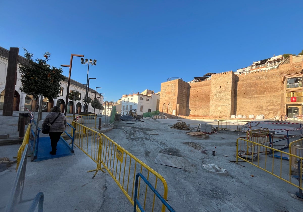 Imagen del estado de los trabajos en la céntrica plaza de la Constitución este miércoles.