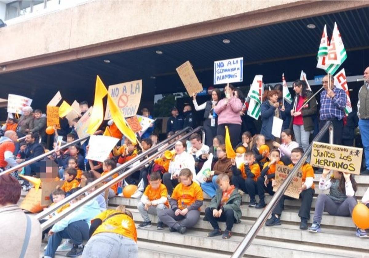 La Junta reubica a los alumnos del colegio Domingo Lozano en dos centros