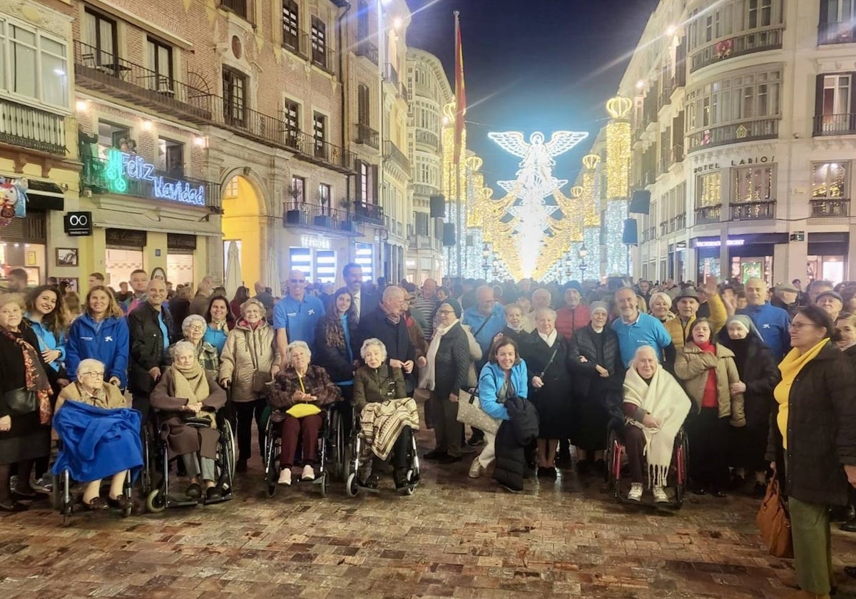 Visita al Belén de la Catedral y al espectáculo de las Luces de Navidad de calle Larios junto a las Hermanitas de los Pobres.