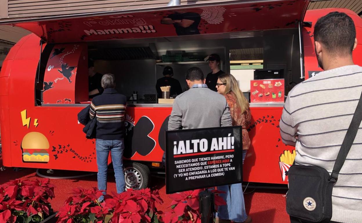 Las colas se han mantenido desde que la foodtruck se instalara en Málaga el pasado 24 de noviembre 